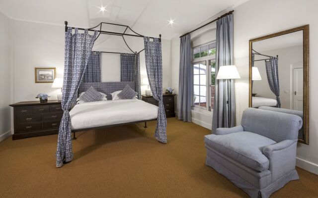 Hill Rise Luxury Villa & Stables by Edwards Collection