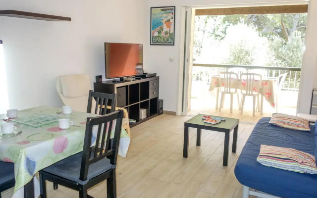 Studio 2 + 2 dans résidence avec piscine