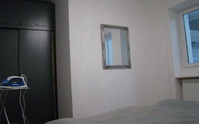 Tabukashvili Deadlock 1,,4 Apartment, Tbilisi