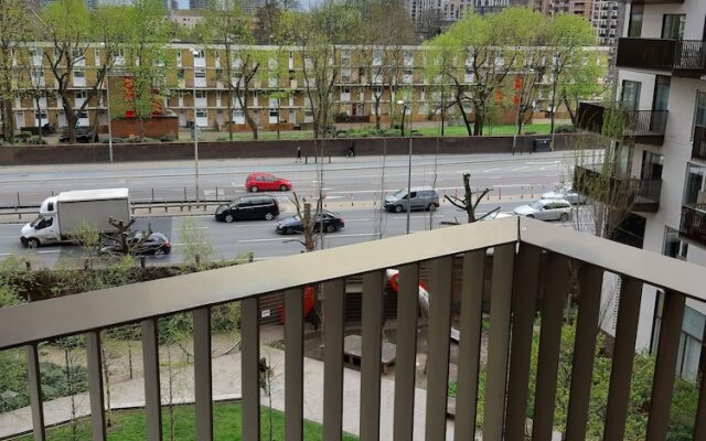 Apartment-newham-sleeps2-balcony-89ws