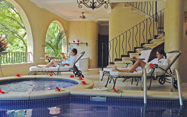 Parador Nature Resort and Spa