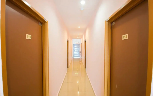 OYO 582 Hotel Walk Inn