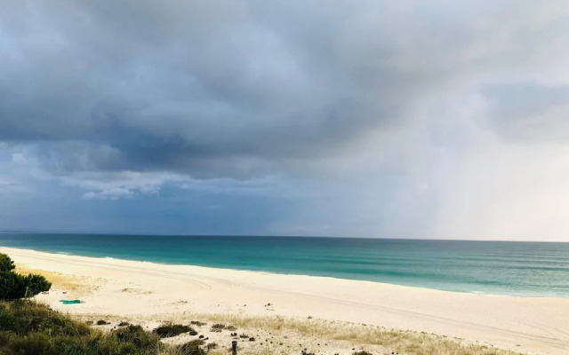 Tr ia Beach Pool Golf Villa