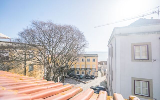 Amendoeira`s terrace Apartment with river view