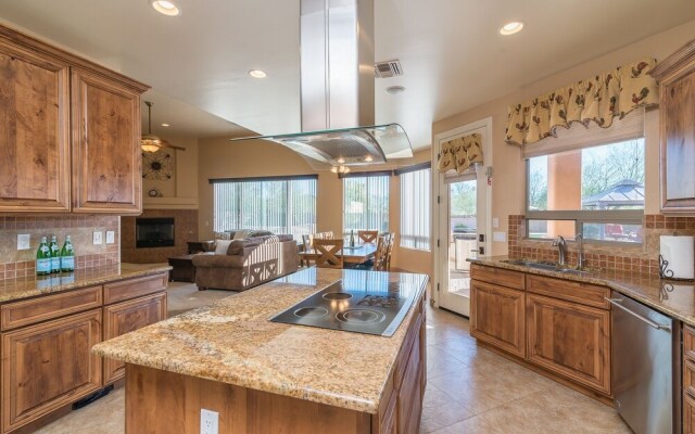 Casa Vista 4 Bedroom Home by RedAwning