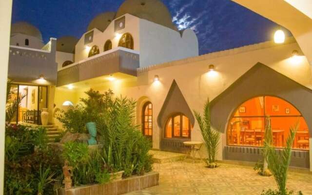 Desert Paradise Lodge