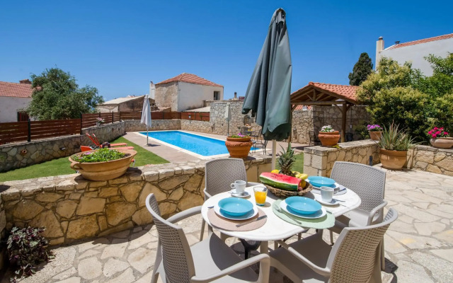 Skandalis Traditional Suites