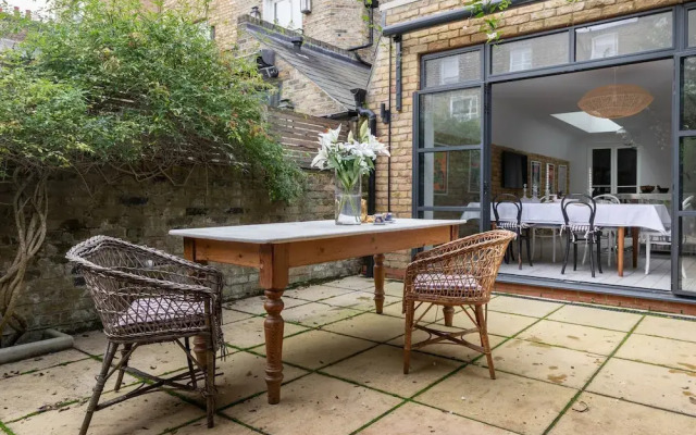 Radipole Road IV by Onefinestay