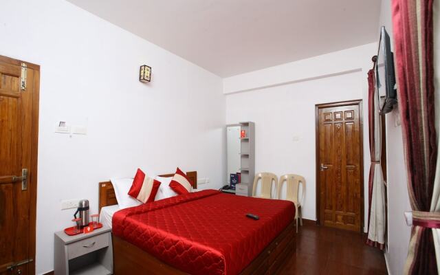 OYO 13607 Sri Akilambiga Residency