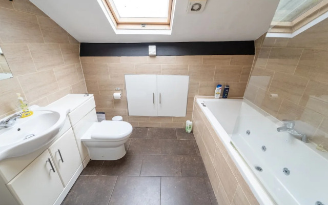 Cosy Room Close to the City