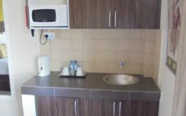 Magharibi Suites Hotel