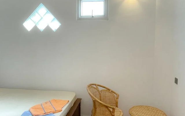 Room in Villa - Surf 247 Weligama Hotel