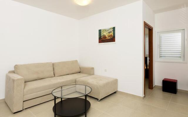 Home4Trip Bat Yam