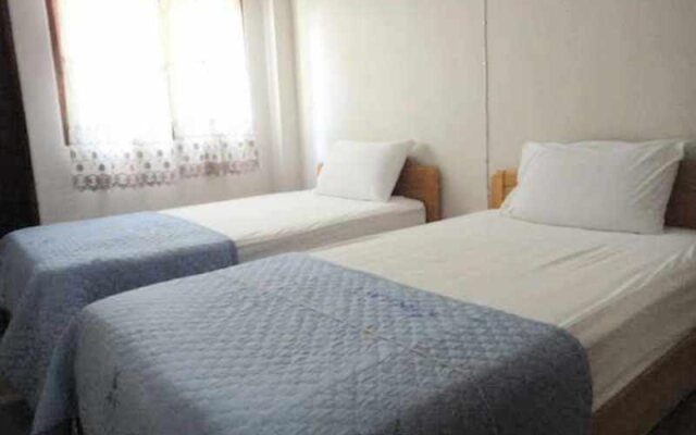 Baan Suan Rim Nam Resort