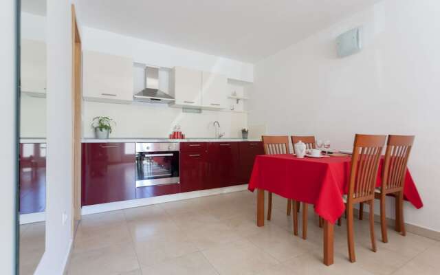 Apartment Chermesinus A57