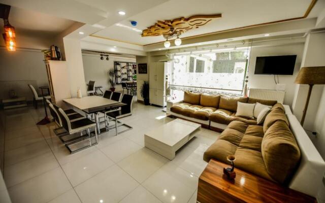 Rosa Therapy Hotel
