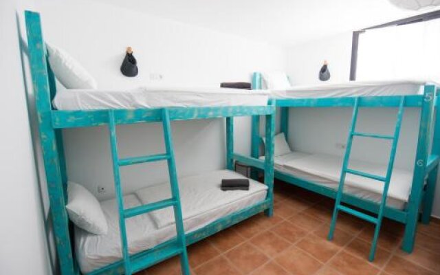 Surfers Retreat - Hostel - Adults Only
