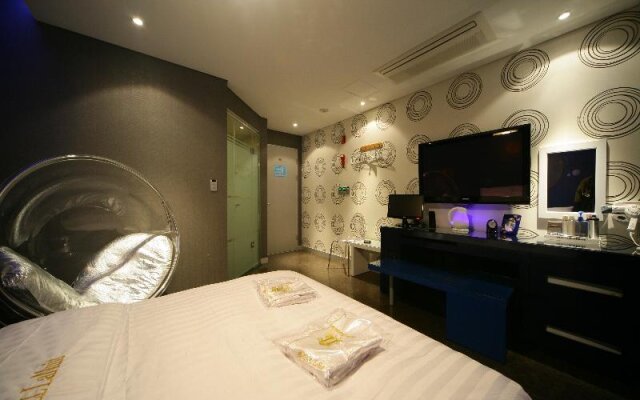La Nuit Hotel Shinchon