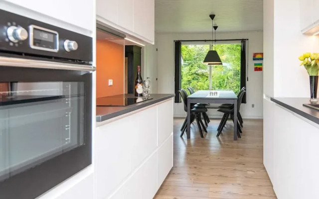 Enticing Holiday Home in Hemmet near Sea