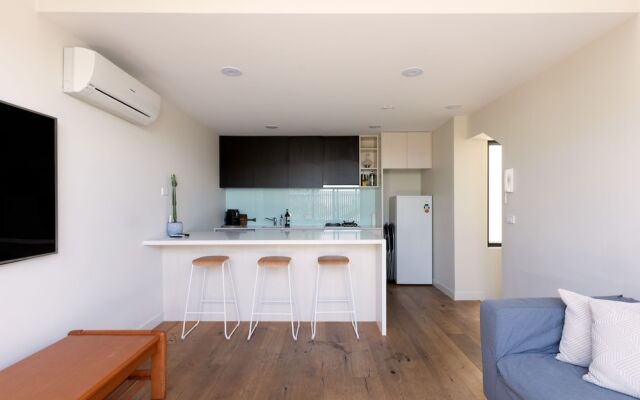 Spacious 2 Bedroom Inner City Townhouse with Private Rooftop