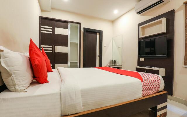 OYO 9804 Hotel SR Residency