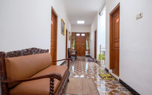 RedDoorz Syariah @ Griya Thamrin Manahan Solo