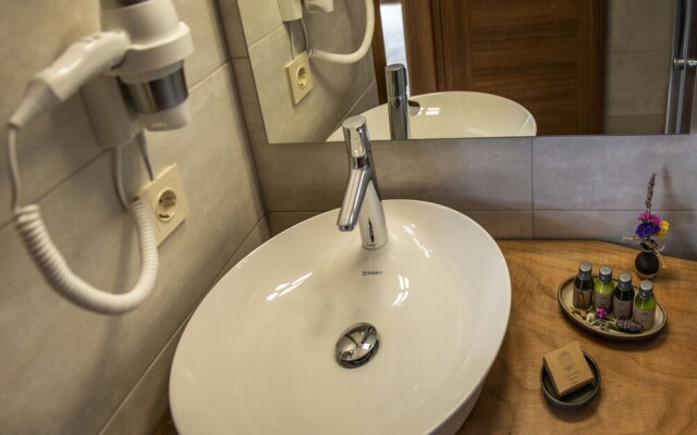 3 Salkım Butik Otel
