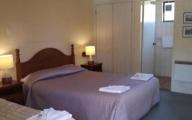 Robertson Country Motel