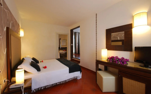 Cala Rosa Club Hotel