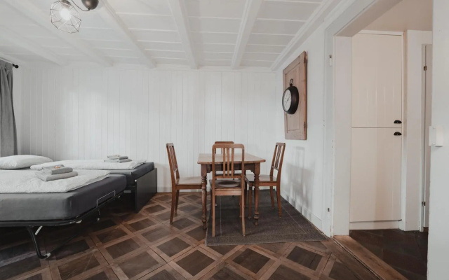 bed & bar No.8 Hostel Adults Only – Guest Rooms – Unterseen