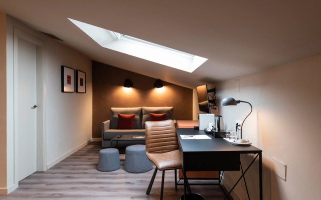 Atenea Rekord Suites