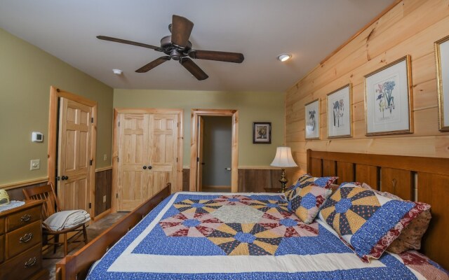 Boulder House 6 Bedroom House