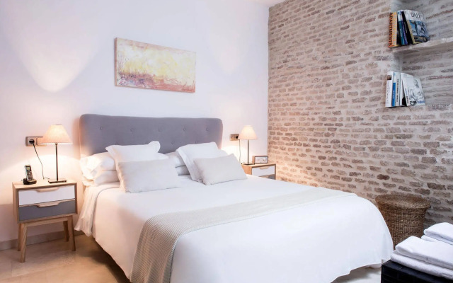 Puerta Catedral Studios