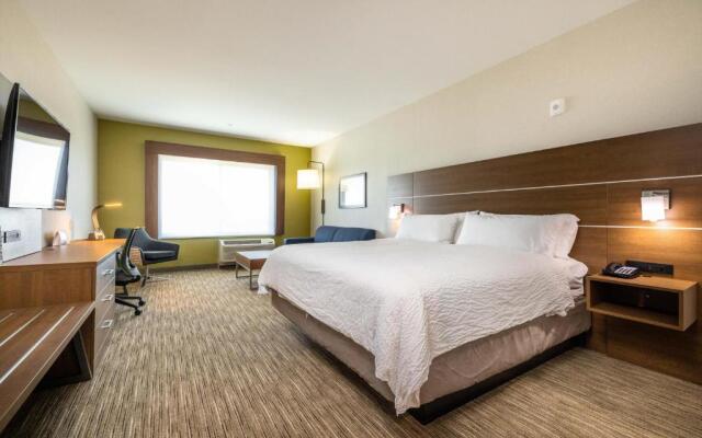 Holiday Inn Express & Suites San Jose Silicon Valley, an IHG Hotel