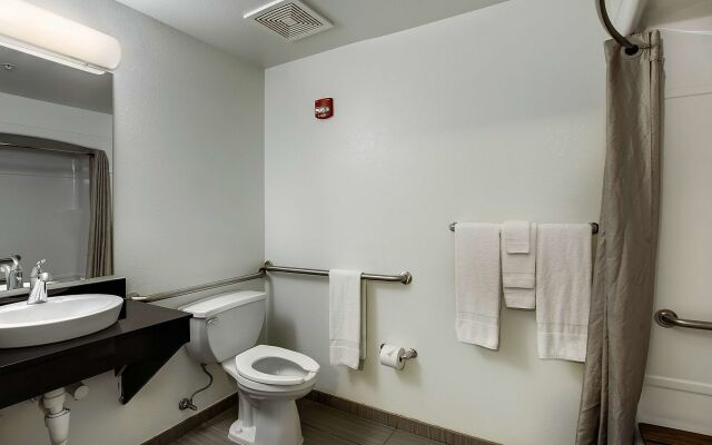 Studio 6 East Brunswick, NJ - NYC Area