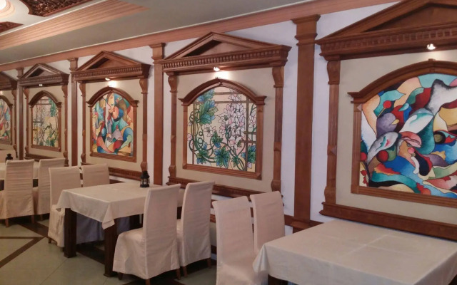 Парк-Отель Май