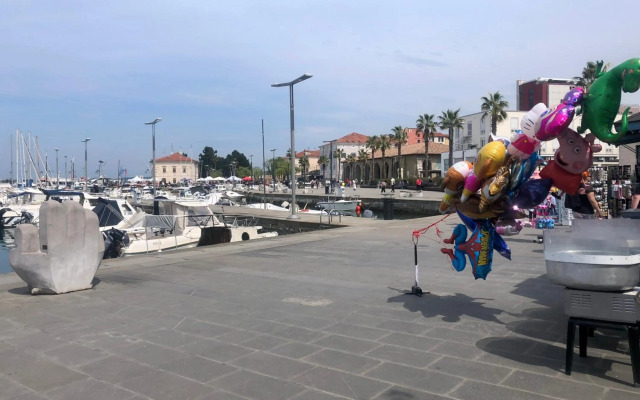 Pri piratski mački - At the pirate cat - Dal gatto pirata