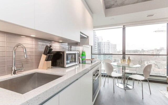 Luxury 1BR in the Heart of King West