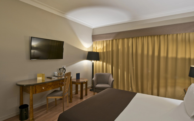Golden Tulip Porto Gaia Hotel