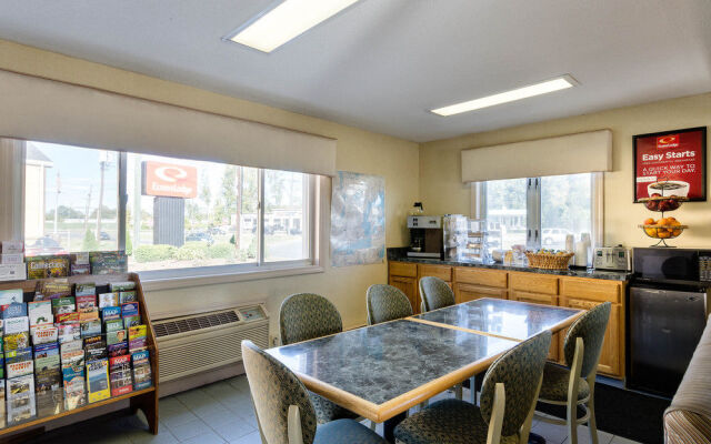 Econo Lodge West Springfield