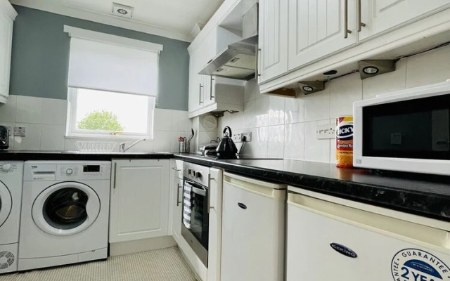 Modern 2 bed Apartment Near City Centre