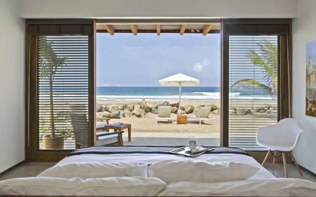 Marea Beachfront Villas