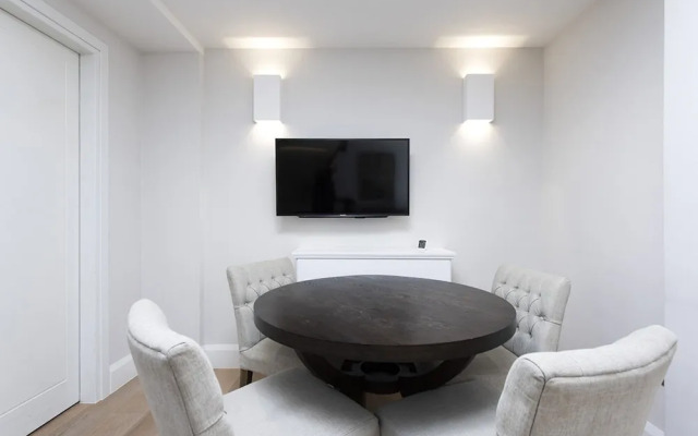 The Saint Stephen s Gardens Mansion II