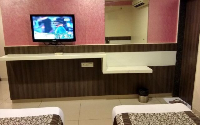 JK Rooms 121 Hotel Shaheen International