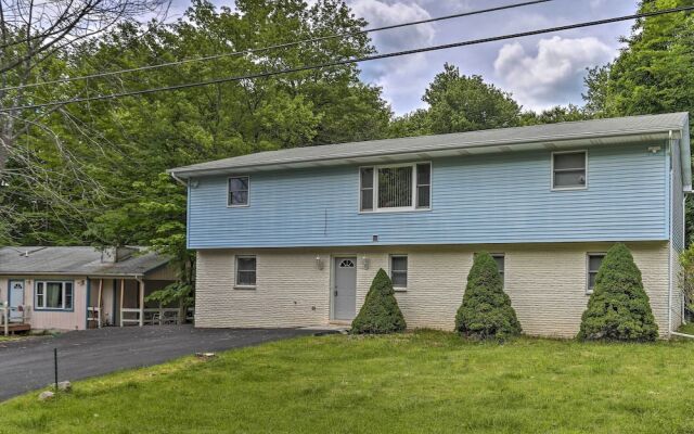 Spacious Tobyhanna Family Home: Pool/beach Access!