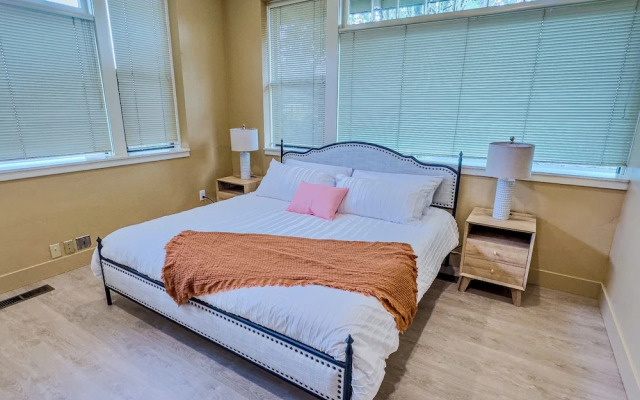 Peach Street Inn by WanderLodges