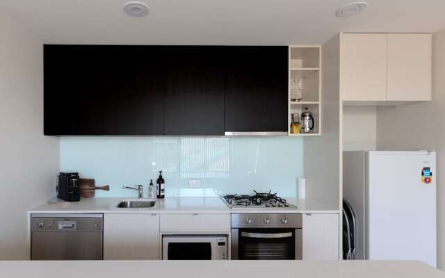 Spacious 2 Bedroom Inner City Townhouse with Private Rooftop
