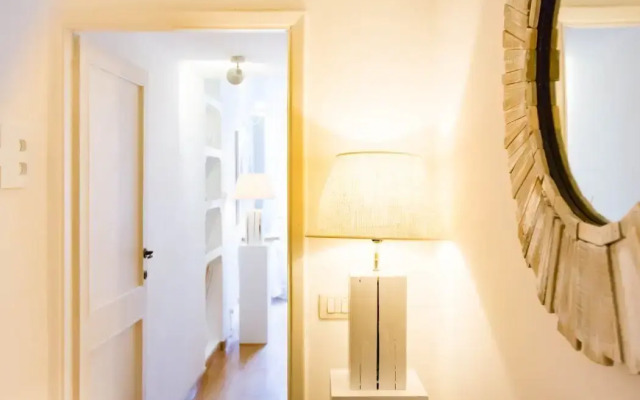 Pantheon Luxury Gold Apartment