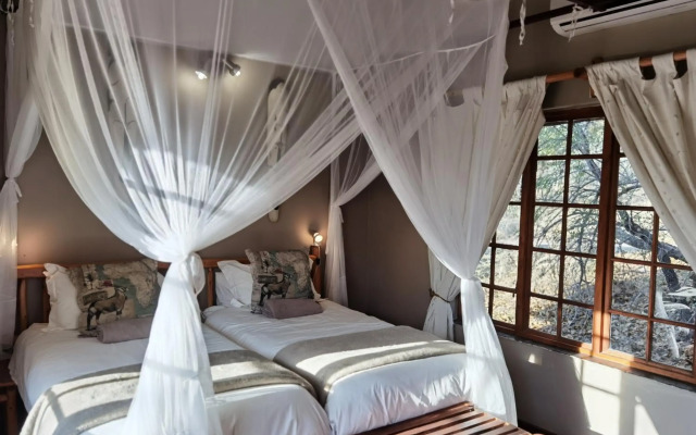 Thornhill Safari Lodge
