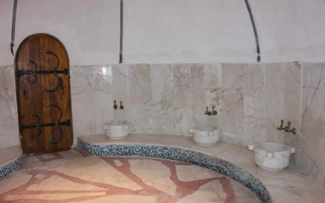 Paluri Hotel